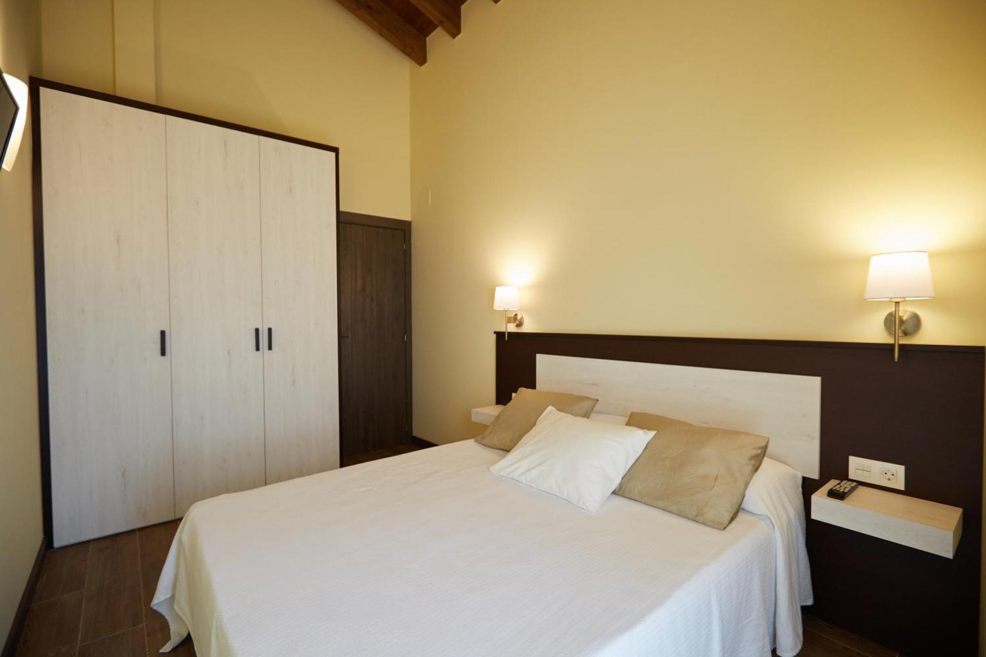 Apartamentos Rurales Casa La Piedra Collia Ngoại thất bức ảnh