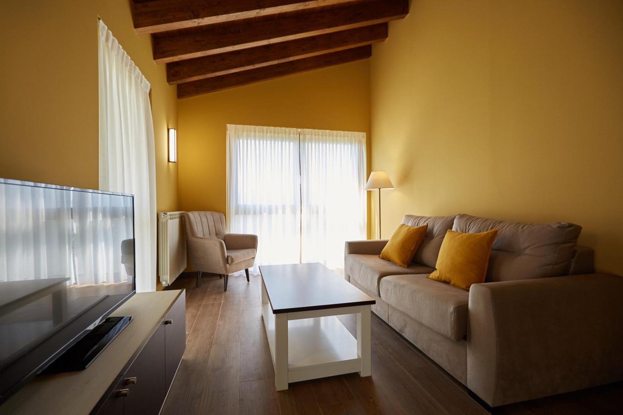 Apartamentos Rurales Casa La Piedra Collia Ngoại thất bức ảnh