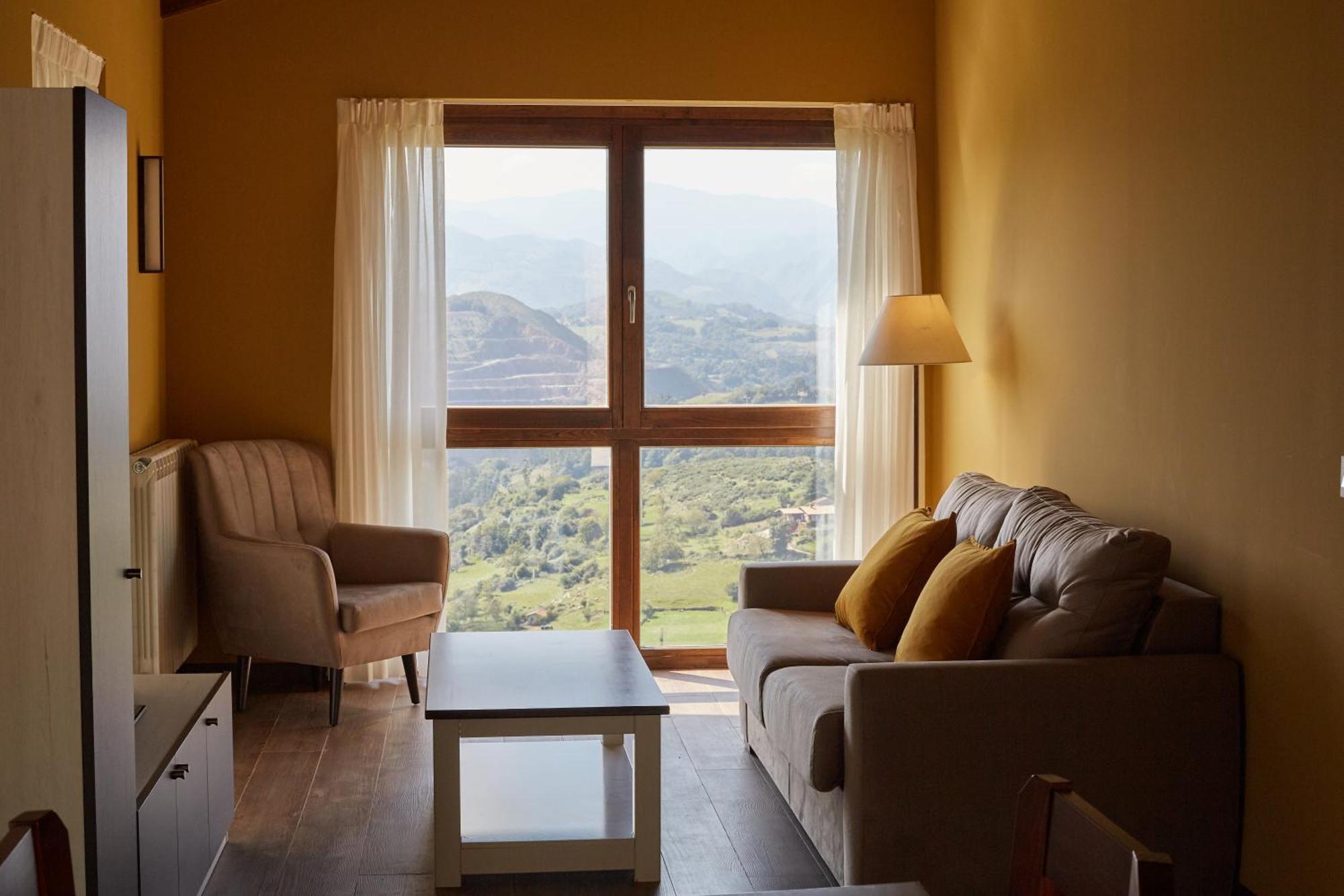 Apartamentos Rurales Casa La Piedra Collia Ngoại thất bức ảnh