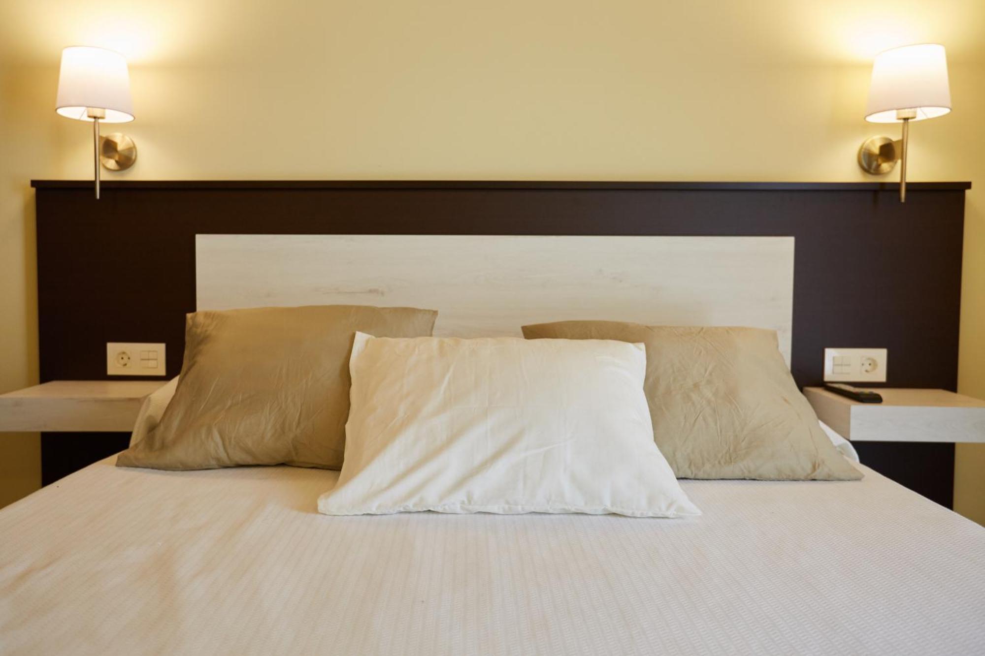 Apartamentos Rurales Casa La Piedra Collia Ngoại thất bức ảnh