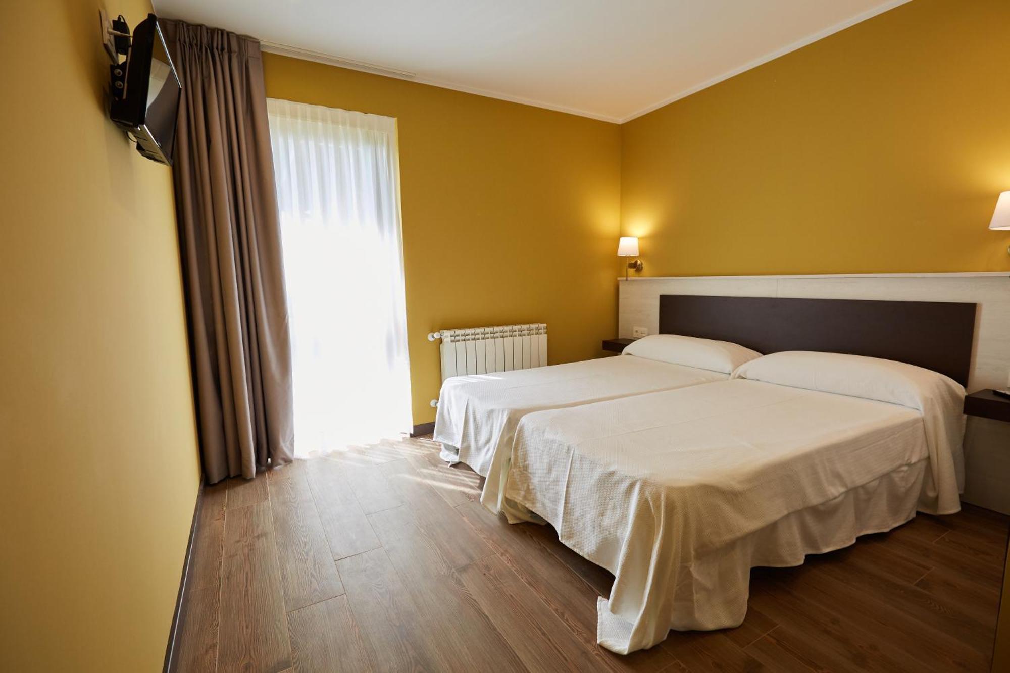Apartamentos Rurales Casa La Piedra Collia Ngoại thất bức ảnh